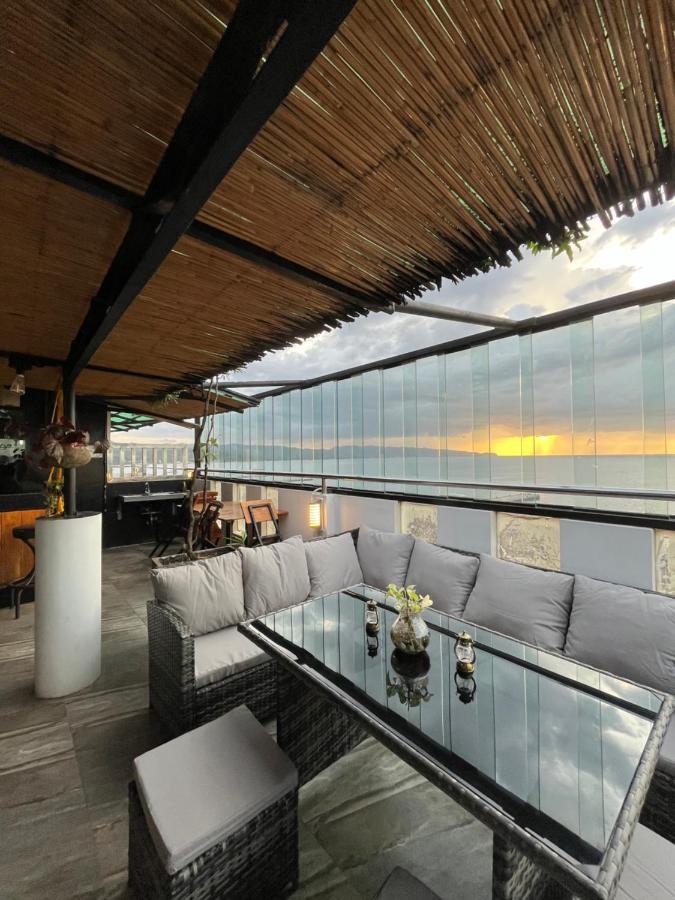 Navarro Hotel Катиклан Екстериор снимка